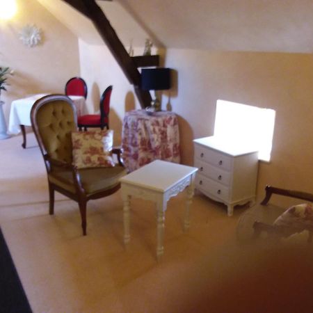 Le Moulin De Meral Montsûrs Eksteriør billede