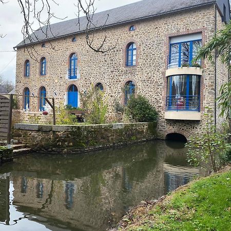 Le Moulin De Meral Montsûrs Eksteriør billede