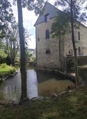 Le Moulin De Meral Montsûrs Eksteriør billede