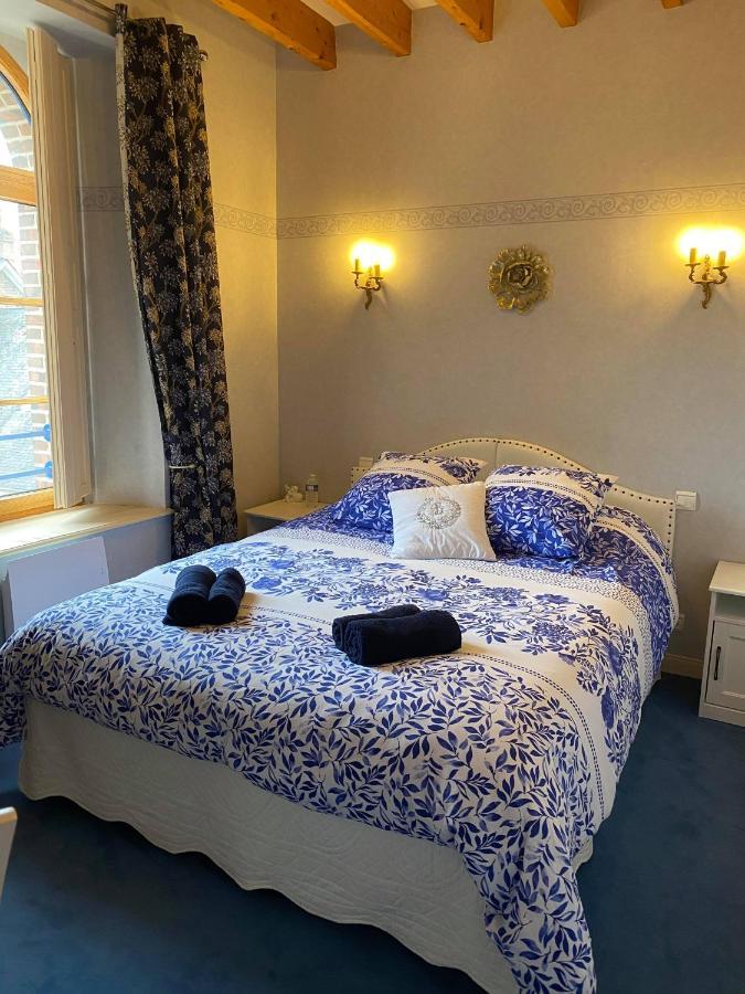 Le Moulin De Meral Montsûrs Eksteriør billede