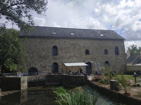 Le Moulin De Meral Montsûrs Eksteriør billede