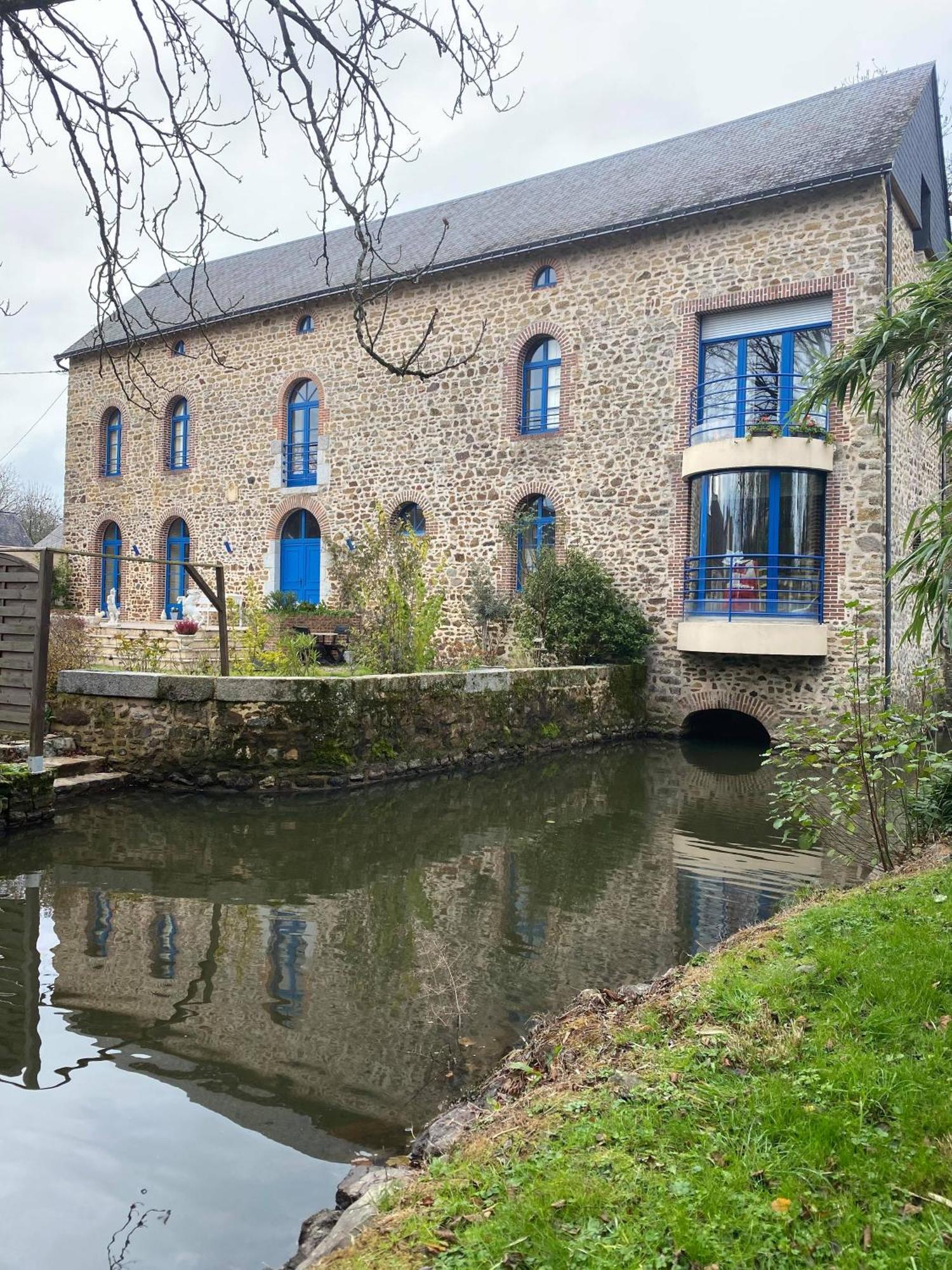 Le Moulin De Meral Montsûrs Eksteriør billede